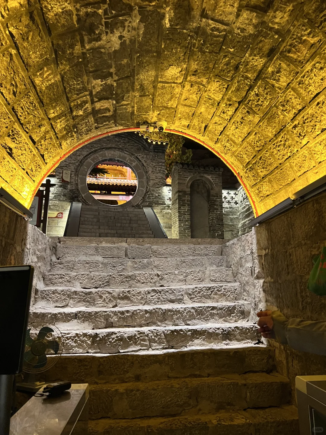 谁懂啊！夜游响堂山石窟也太震撼了！✨