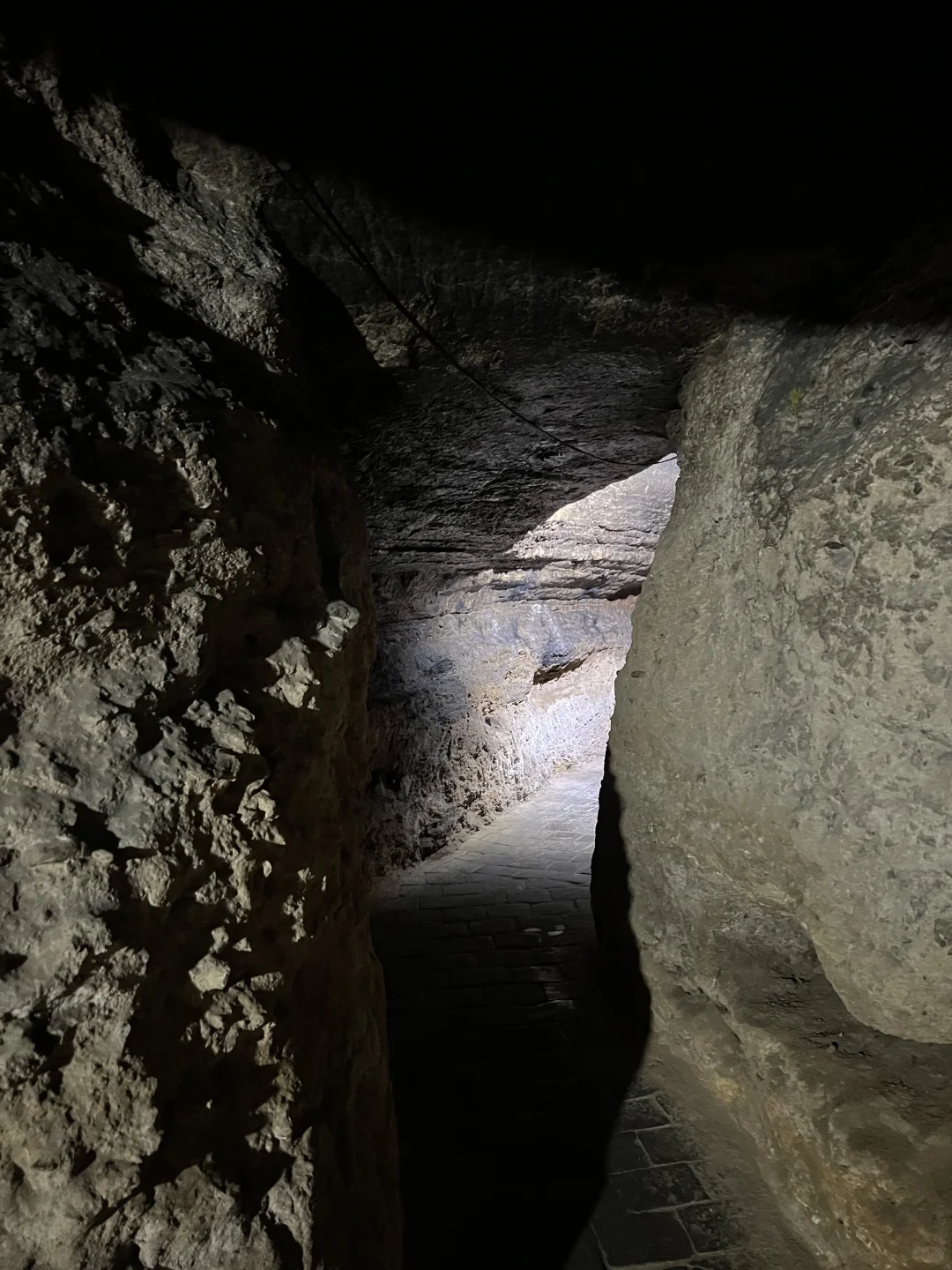 谁懂啊！夜游响堂山石窟也太震撼了！✨
