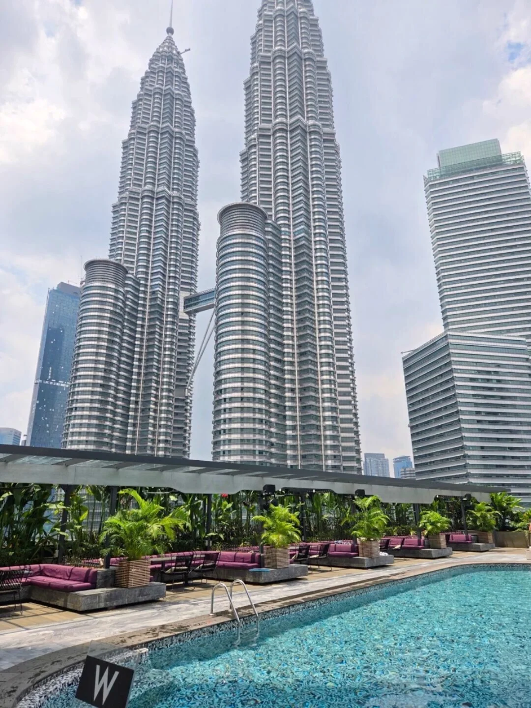 暑假还有人去吉隆坡吗？半价转吉隆坡W酒店❗️