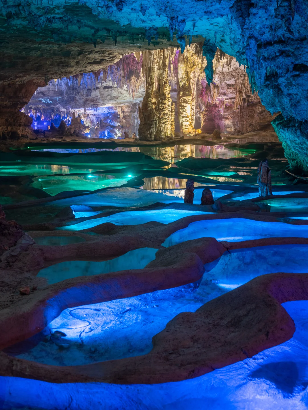 跟着王一博，在贵州找到“地心世界”的入口