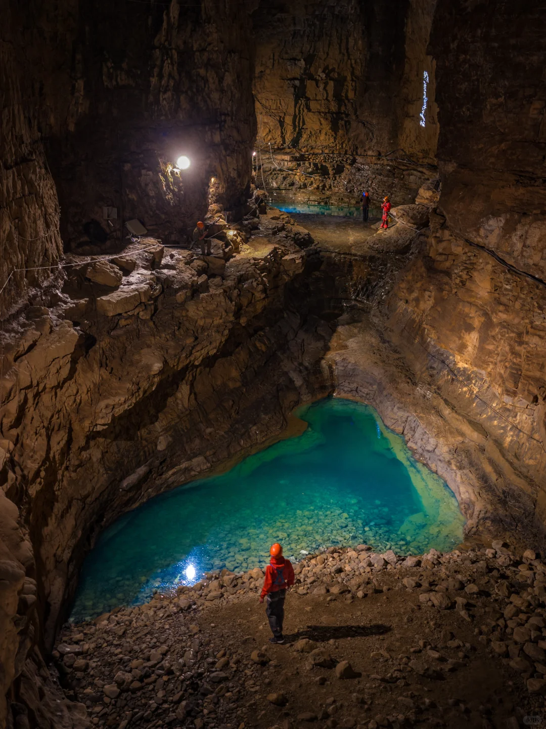 跟着王一博，在贵州找到“地心世界”的入口