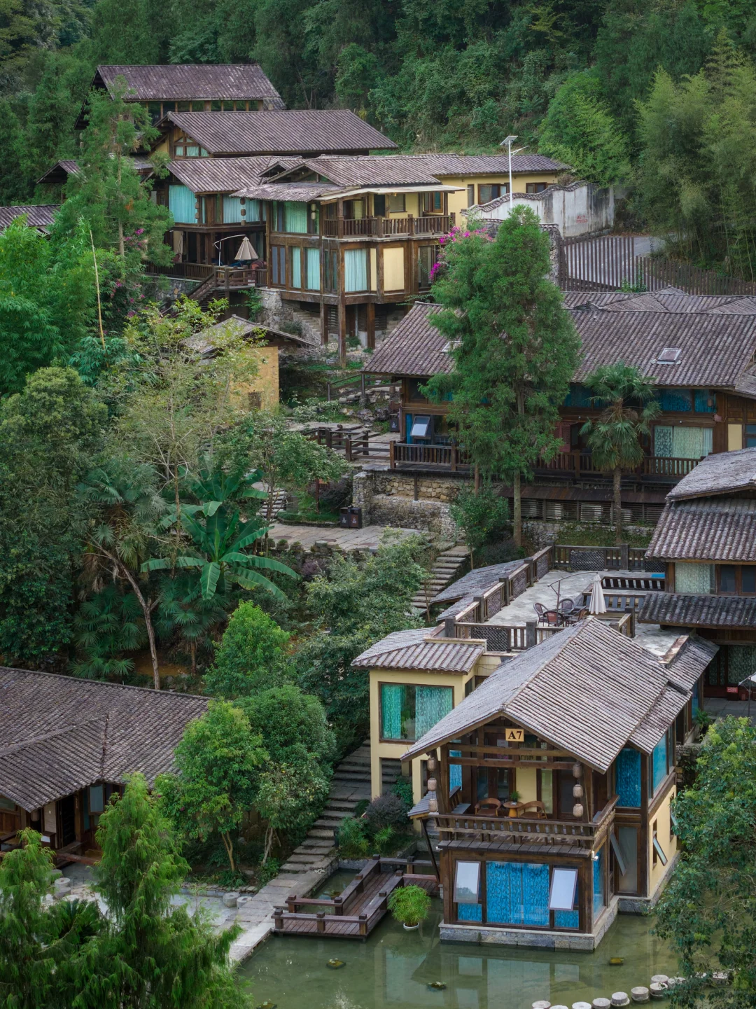 跟着王一博，在贵州找到“地心世界”的入口