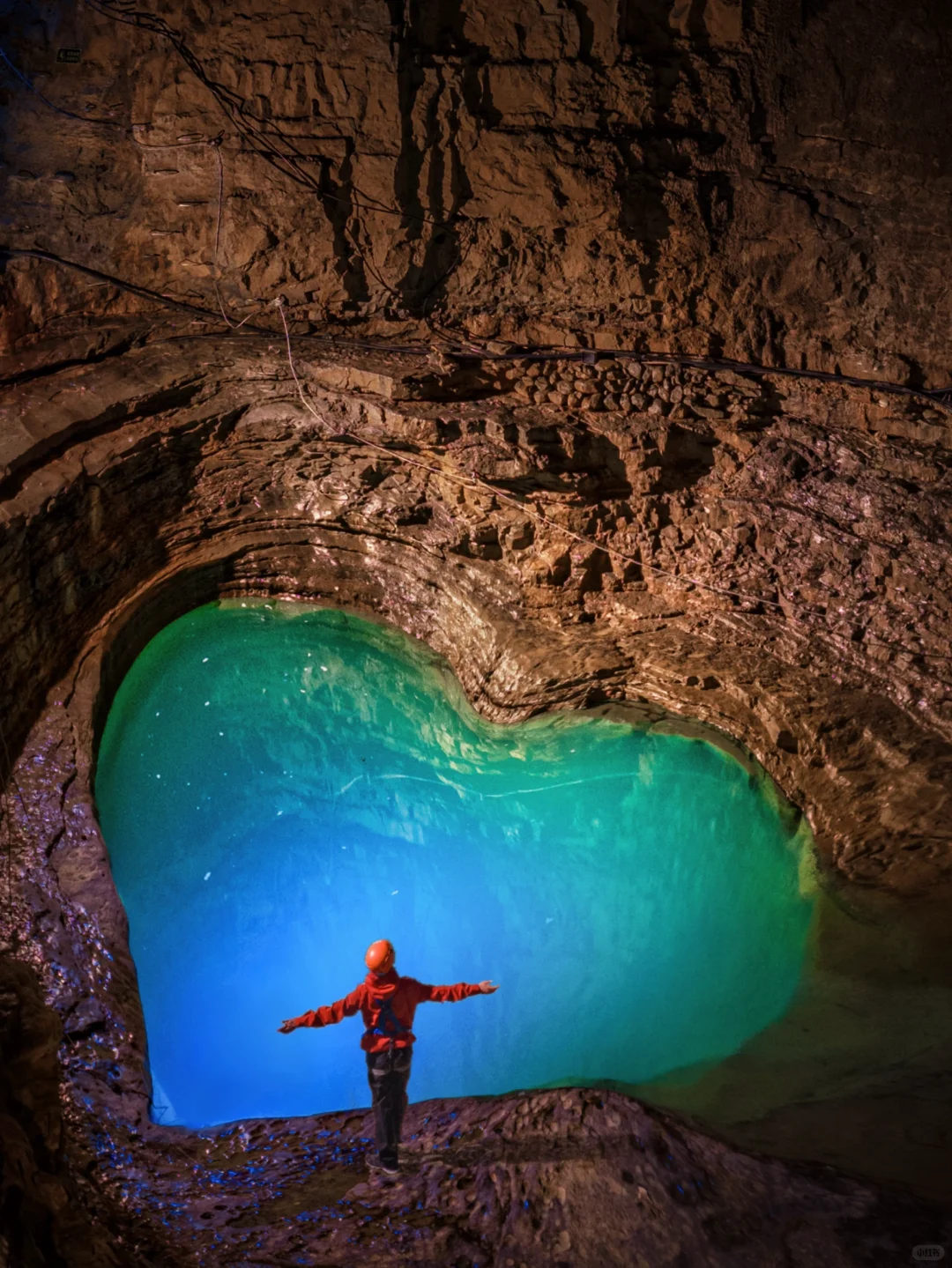 跟着王一博，在贵州找到“地心世界”的入口