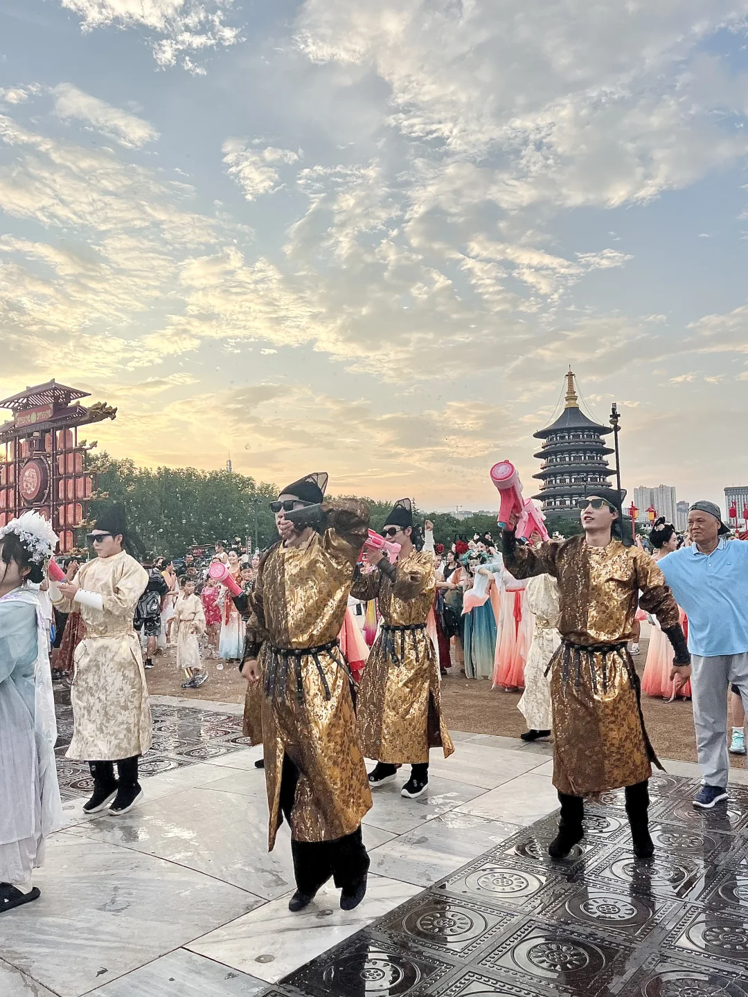 洛阳果然是大城市。。。见世面了！！