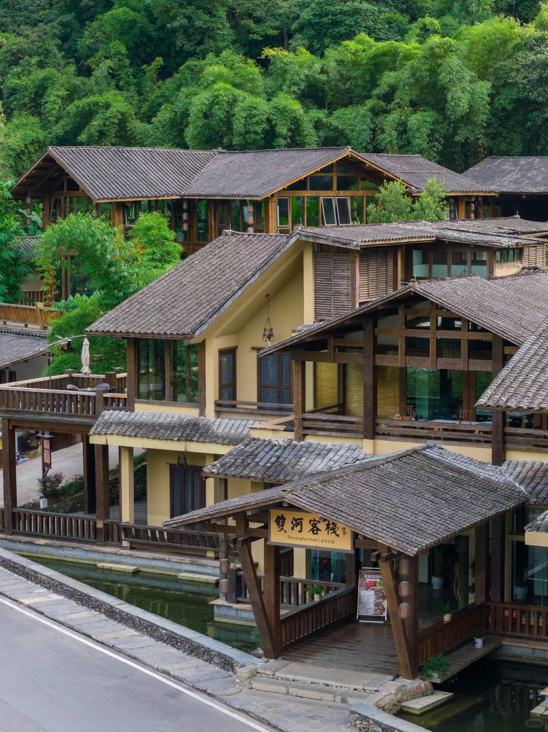 跟着王一博，在贵州找到“地心世界”的入口