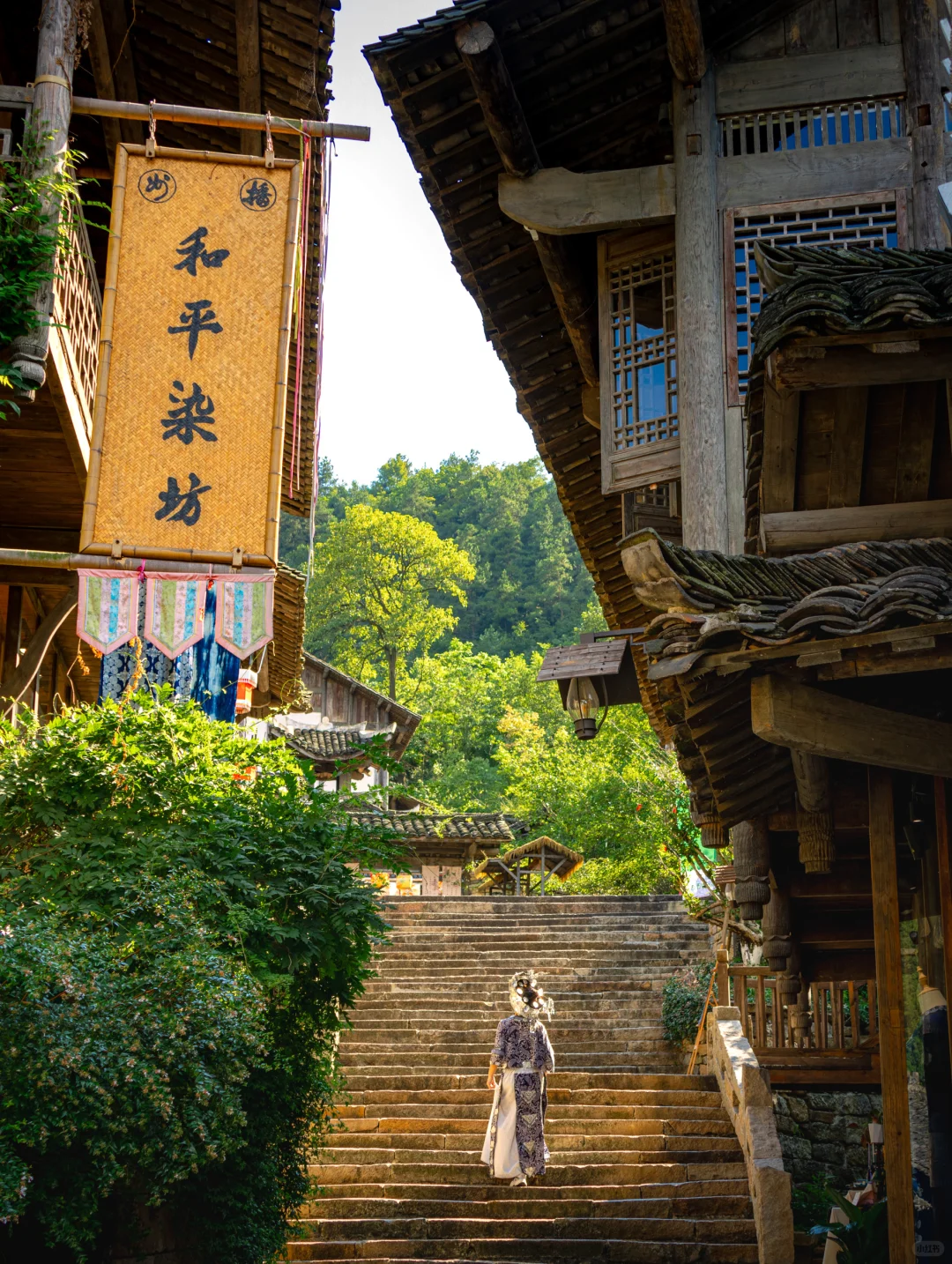 不愧是《国家地理》推荐的寨子，夜景太绝了