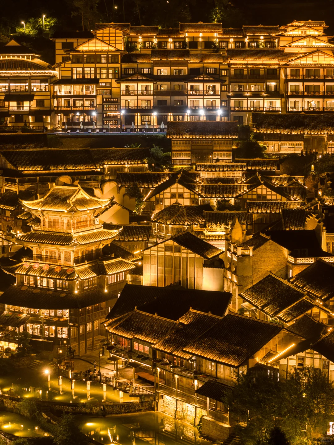 不愧是《国家地理》推荐的寨子，夜景太绝了