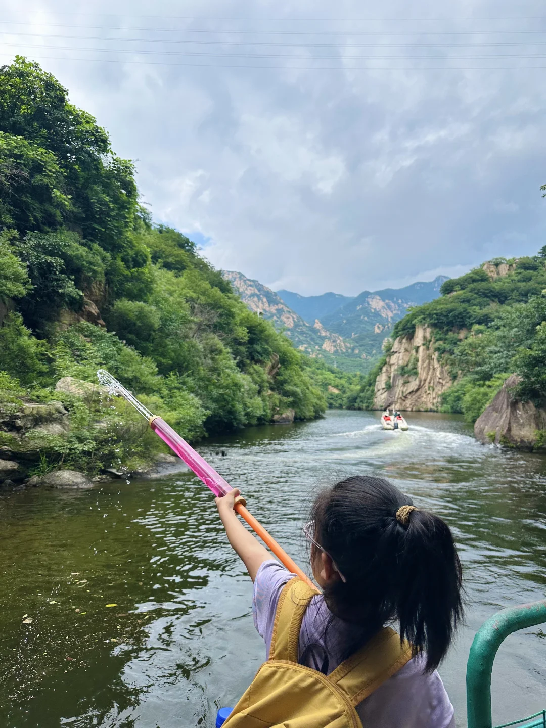 京郊低幼溯溪徒步‼️玩水捞鱼采蘑菇🍄🟫爽