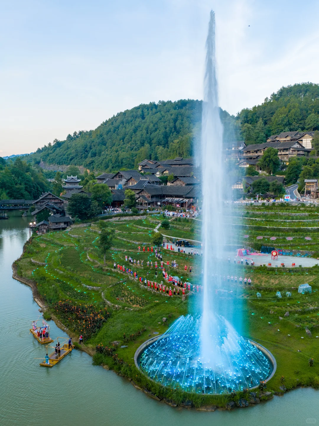 不愧是《国家地理》推荐的寨子，夜景太绝了