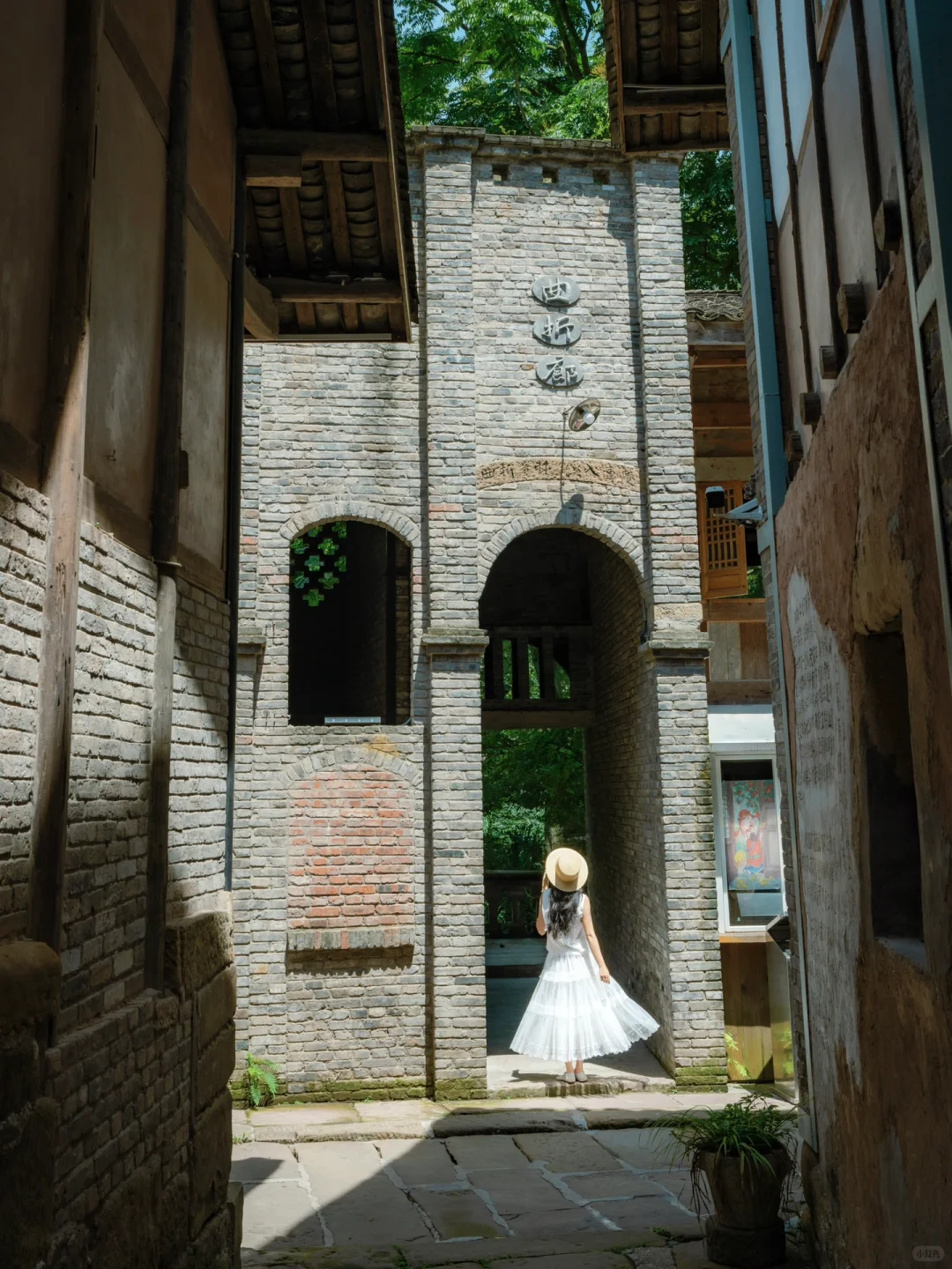 重庆这个没人的古村庄……比洪崖洞好玩100倍!