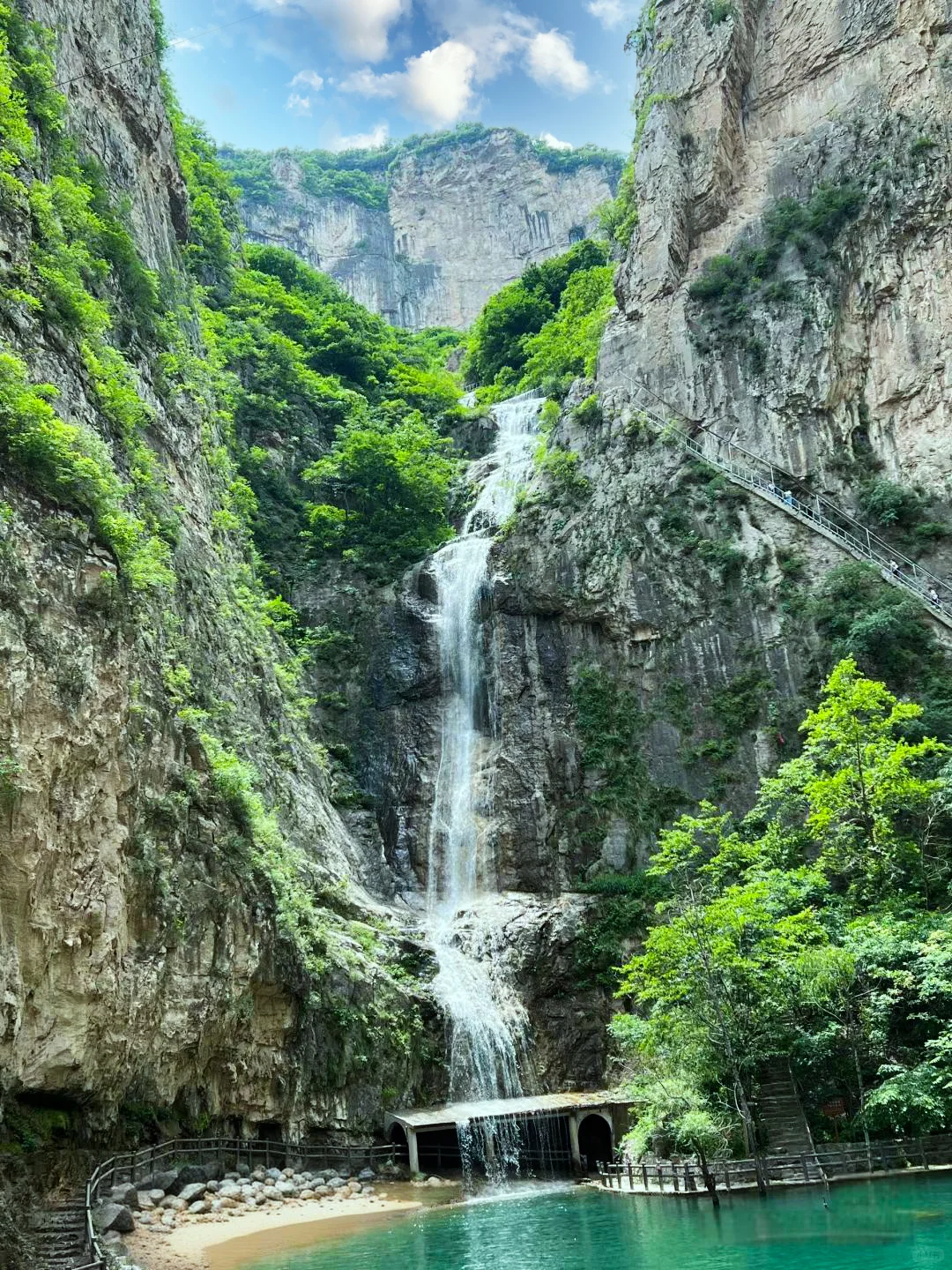 这不是国外，这是河北最惊艳的瀑布