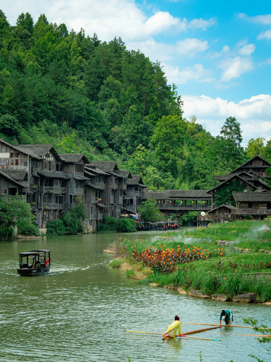 不愧是《国家地理》推荐的寨子，夜景太绝了