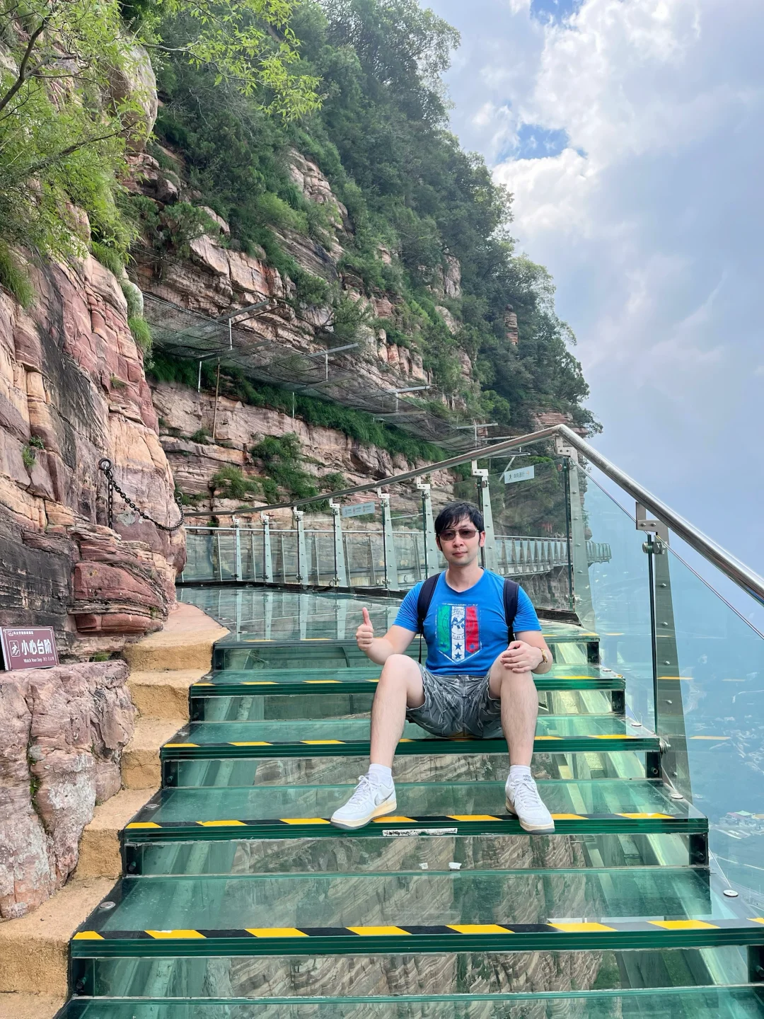 邯郸旅行：东太行山玻璃栈道，脚下是万丈深渊