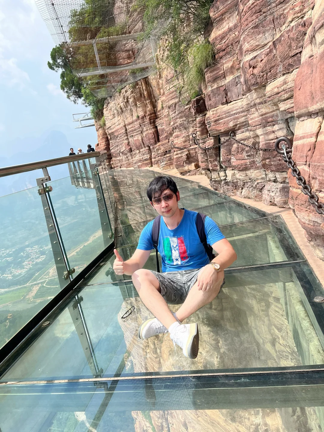 邯郸旅行：东太行山玻璃栈道，脚下是万丈深渊