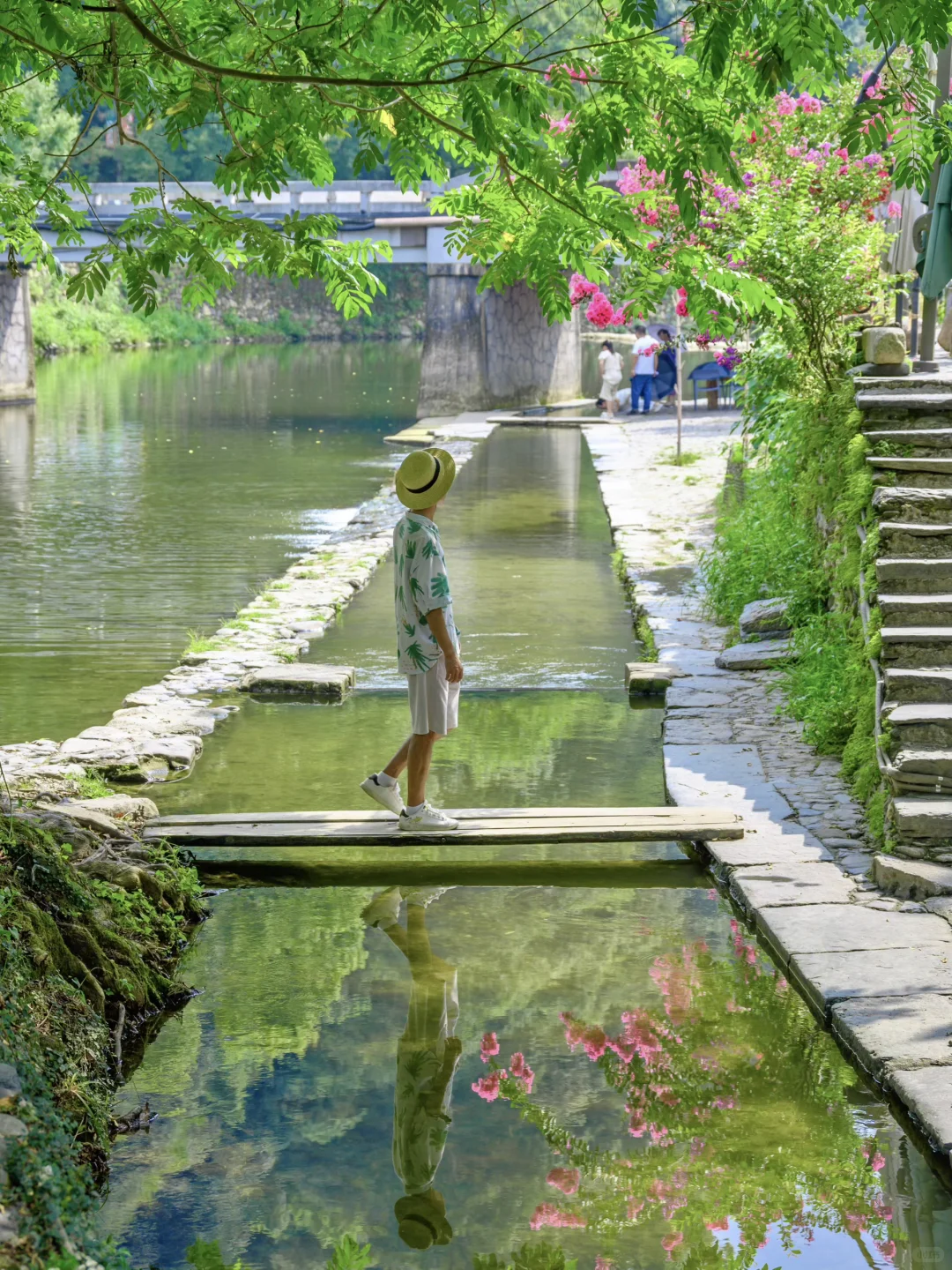 “推荐一个适合国庆旅行的冷门小城吧”