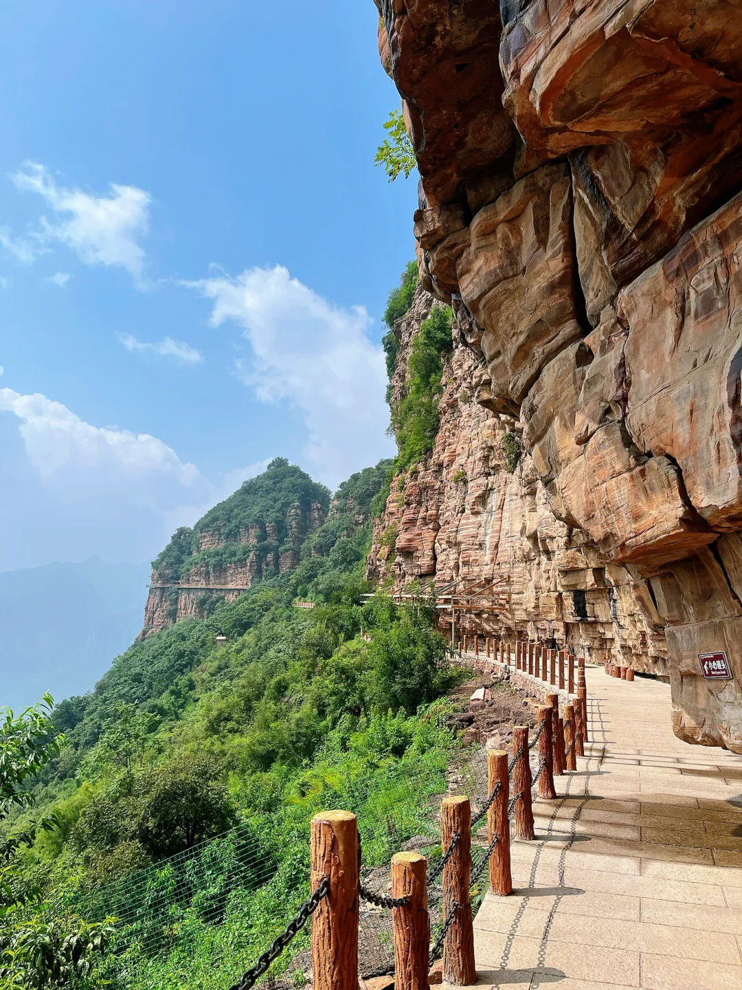 邯郸旅行：东太行山，包场爬山，绝美丹霞地貌