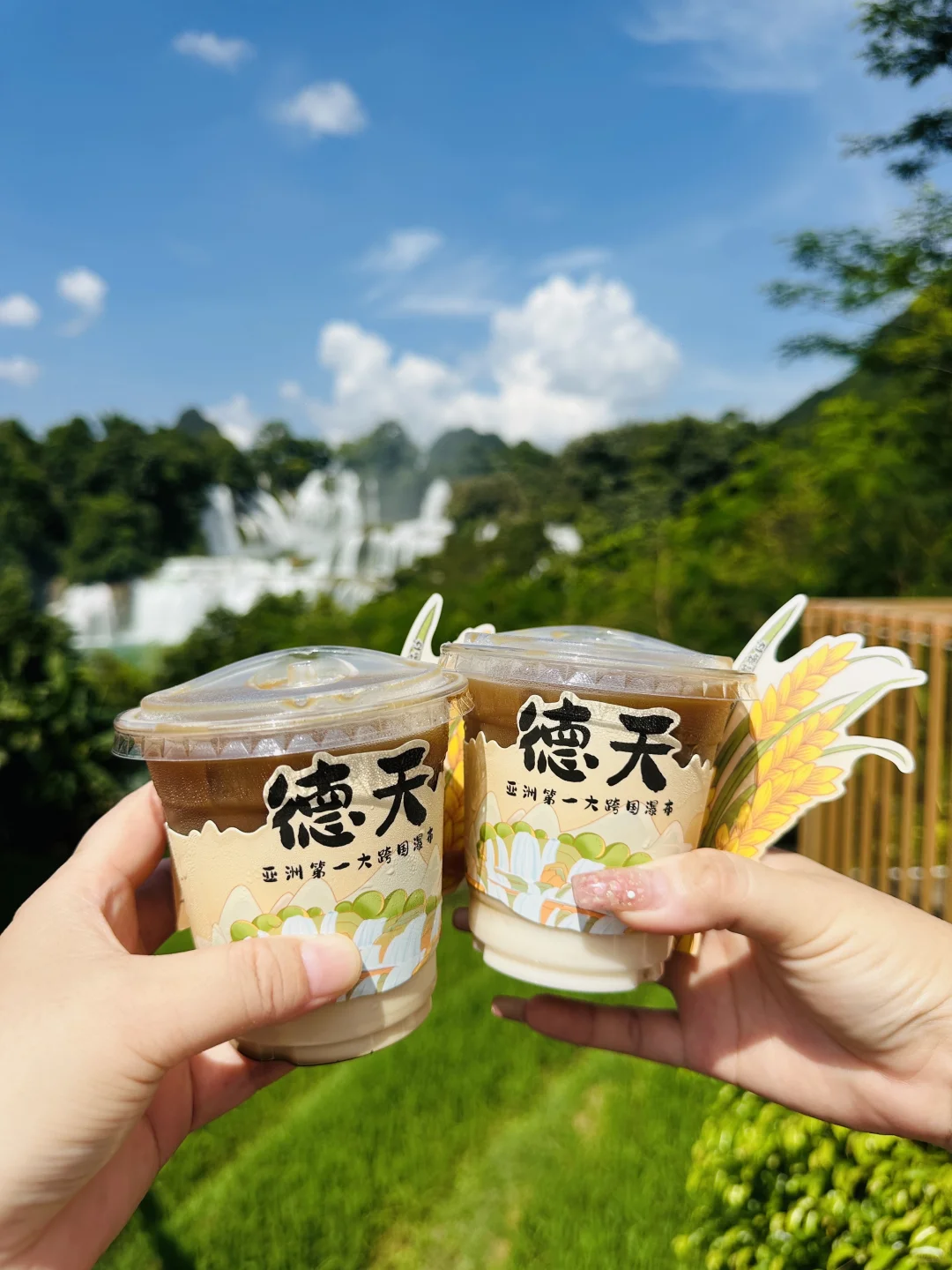 太震撼了，德天跨国瀑布景区