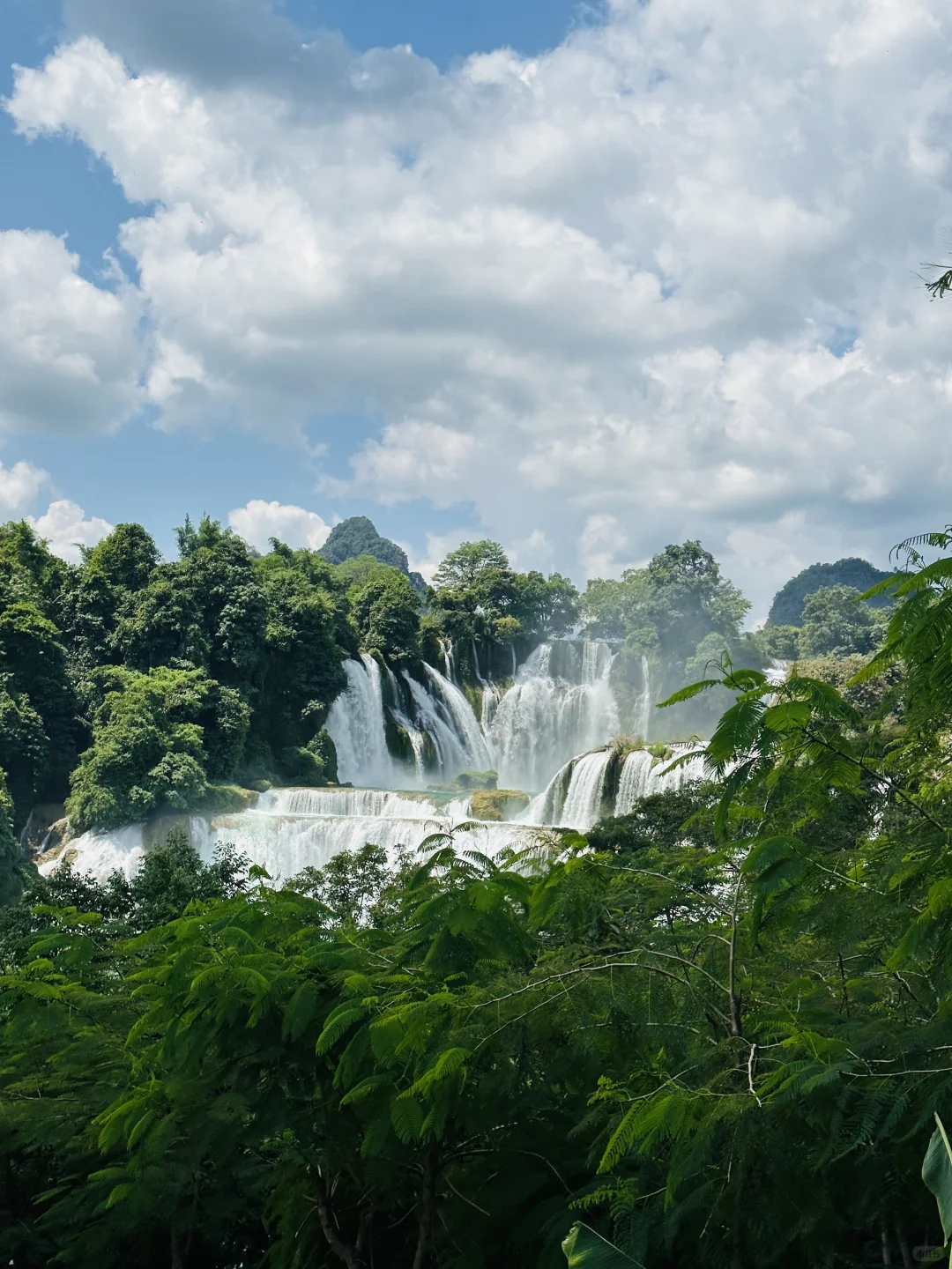太震撼了，德天跨国瀑布景区