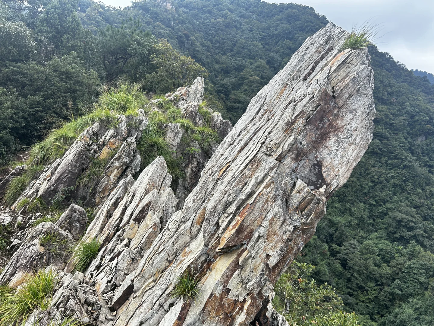 刀枪岩徒步｜手脚并用爬野山，解锁江南小华山