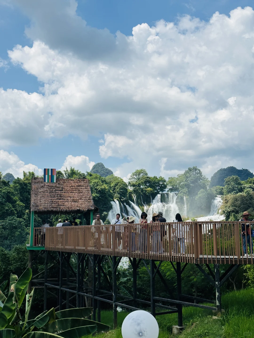 太震撼了，德天跨国瀑布景区