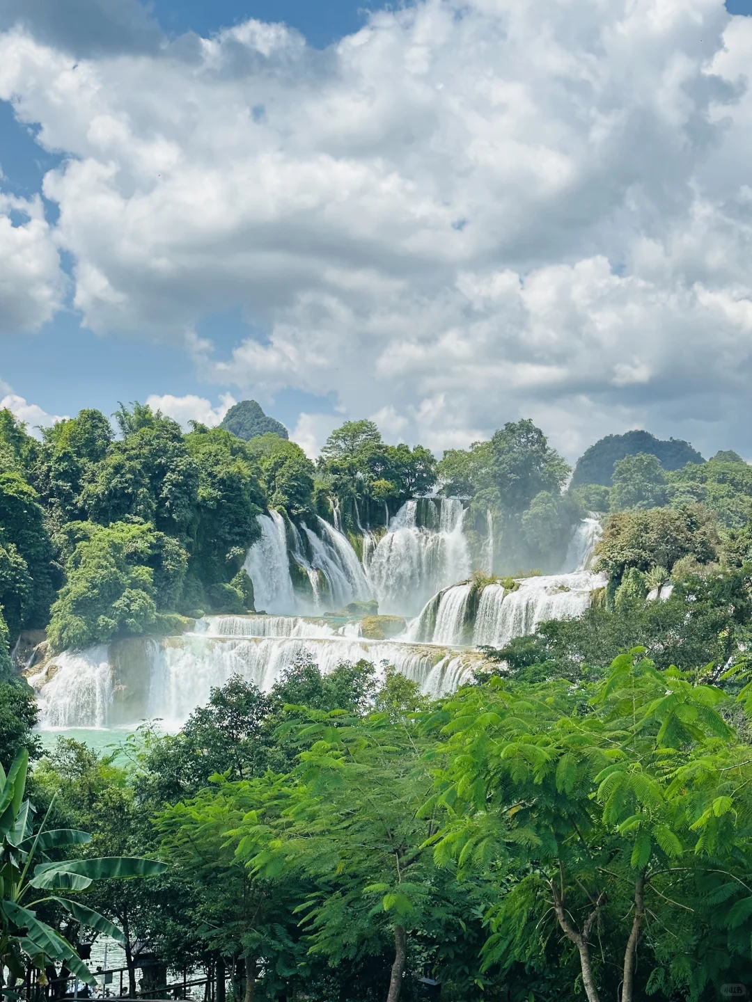 太震撼了，德天跨国瀑布景区