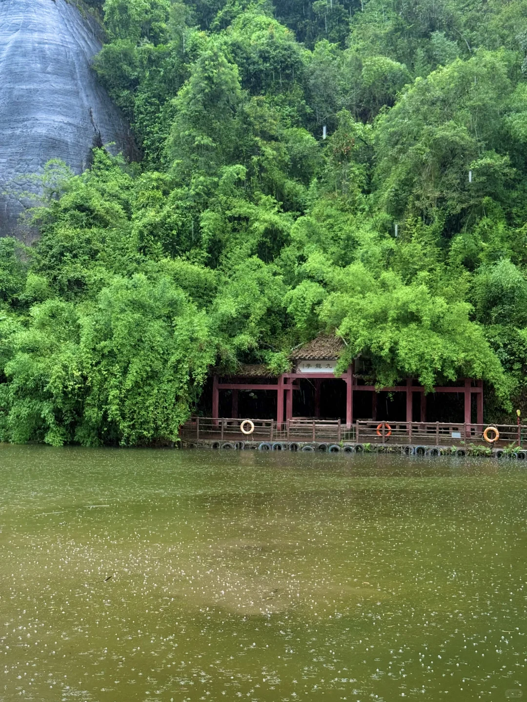 广州1.5h直达!世界级丹霞山怎么没人推?