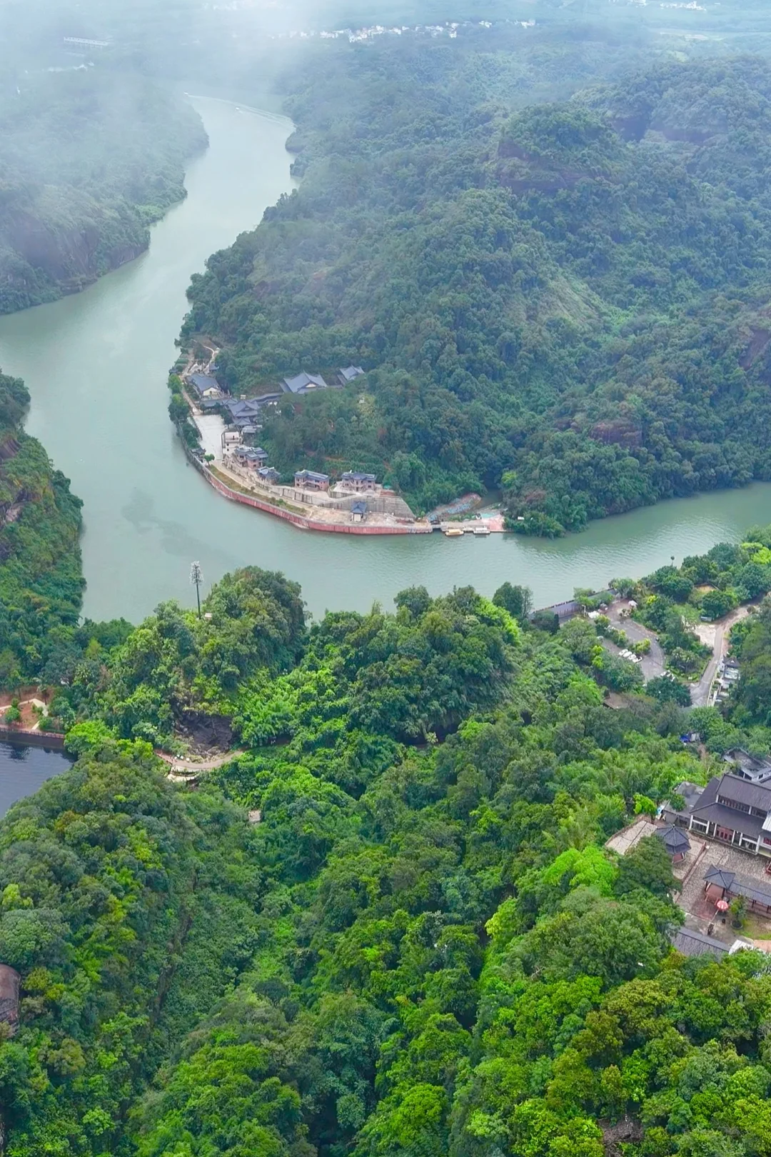 广州1.5h直达!世界级丹霞山怎么没人推?