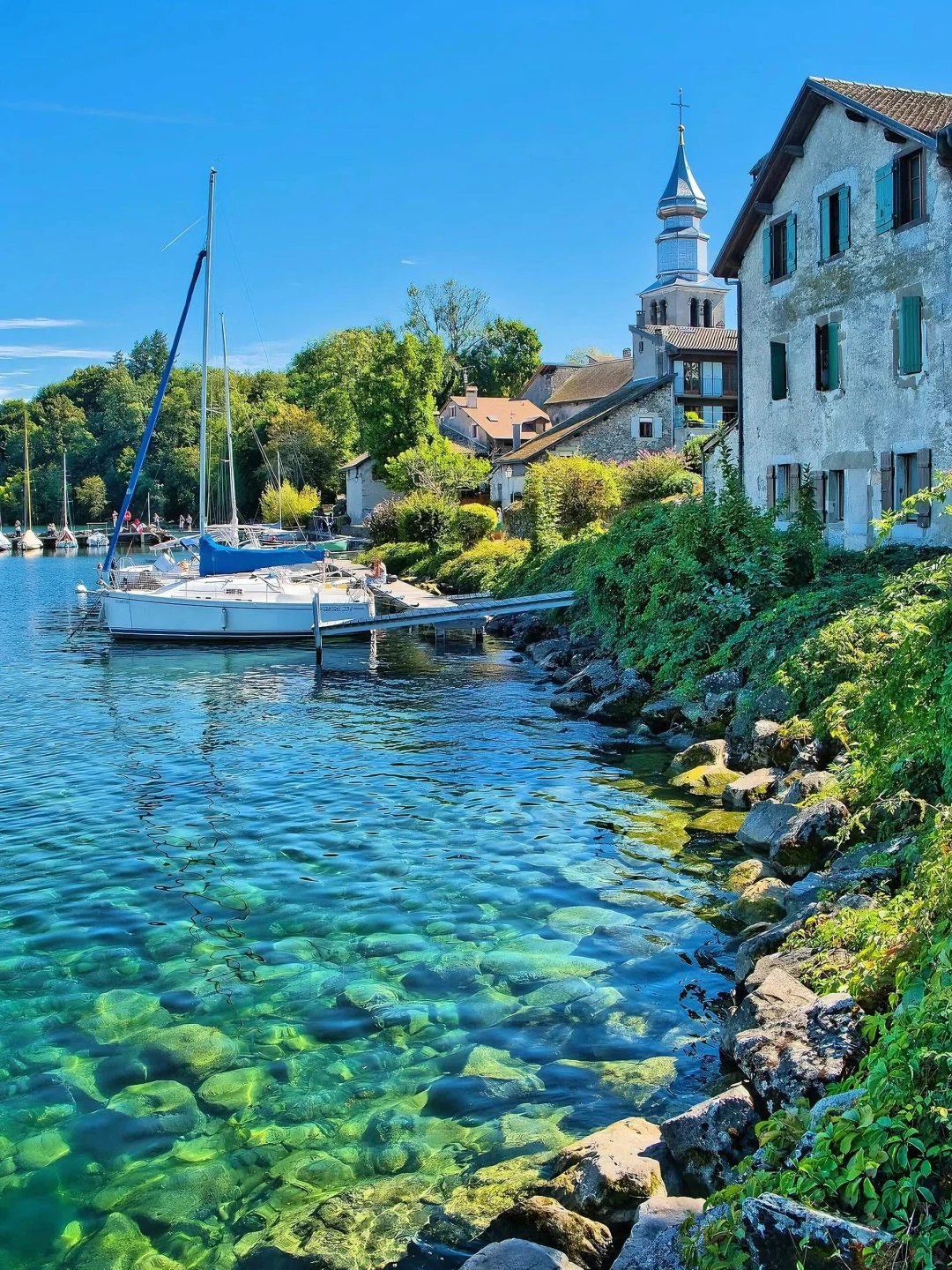 法国人的嘴真严啊💐人少景美的湖畔鲜花小镇