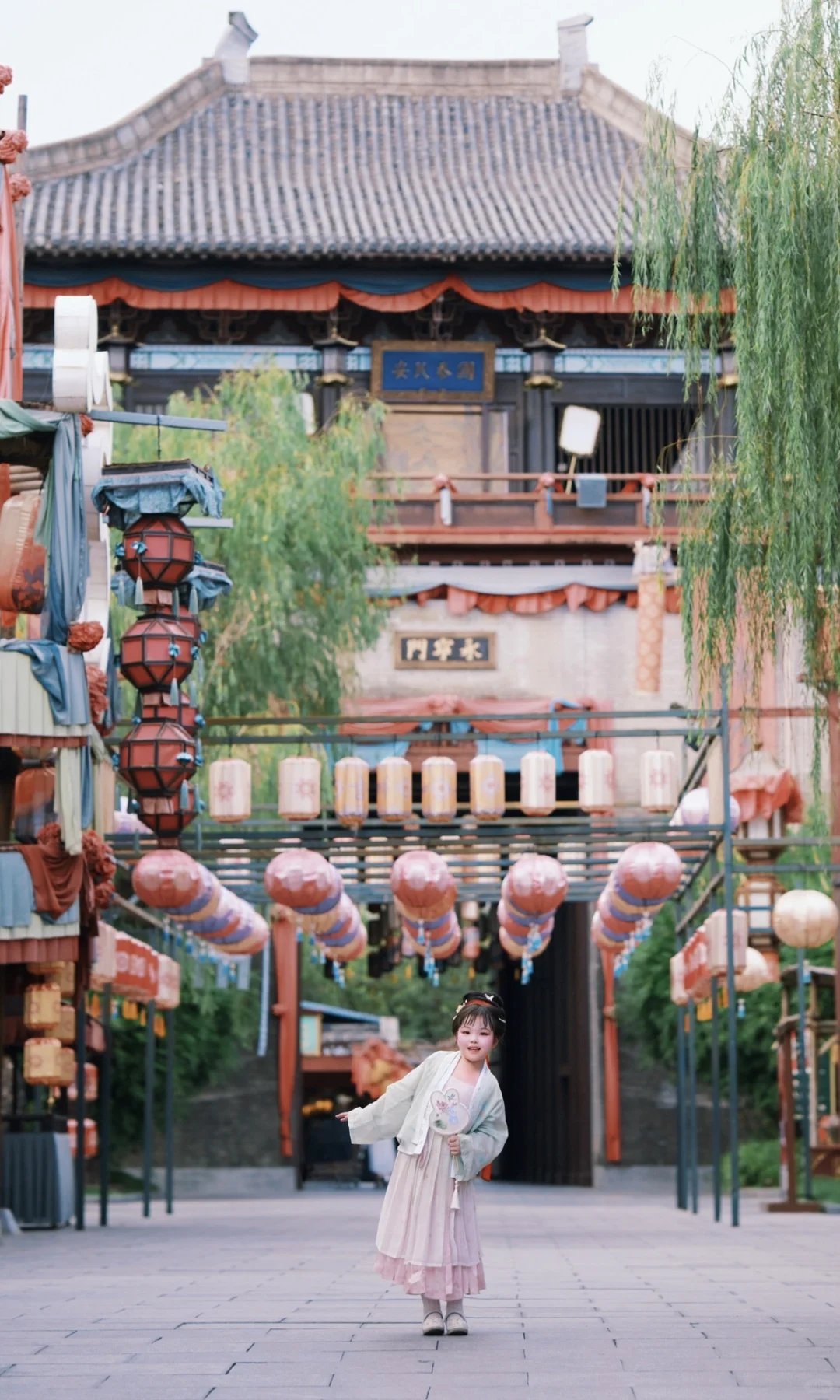 假期带娃去哪玩？横店两天一夜游玩攻略‼️