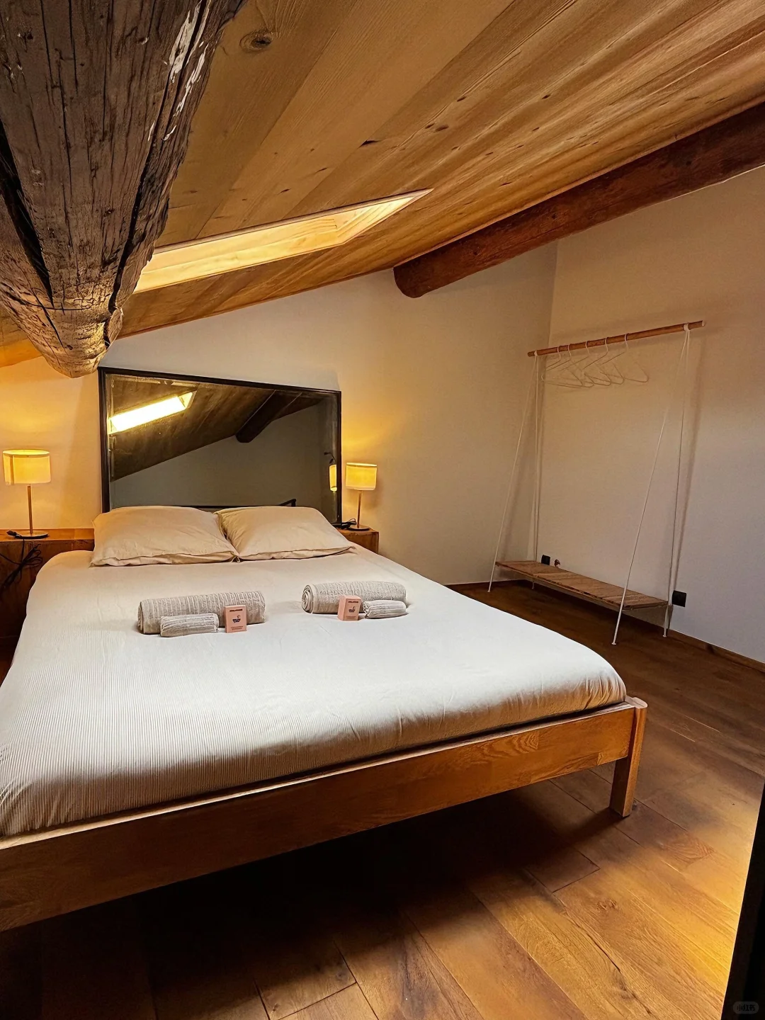 法国人的嘴真严啊💐人少景美的湖畔鲜花小镇