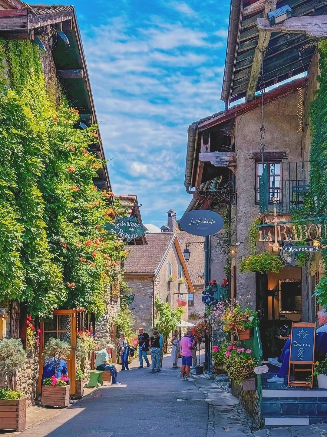 法国人的嘴真严啊💐人少景美的湖畔鲜花小镇