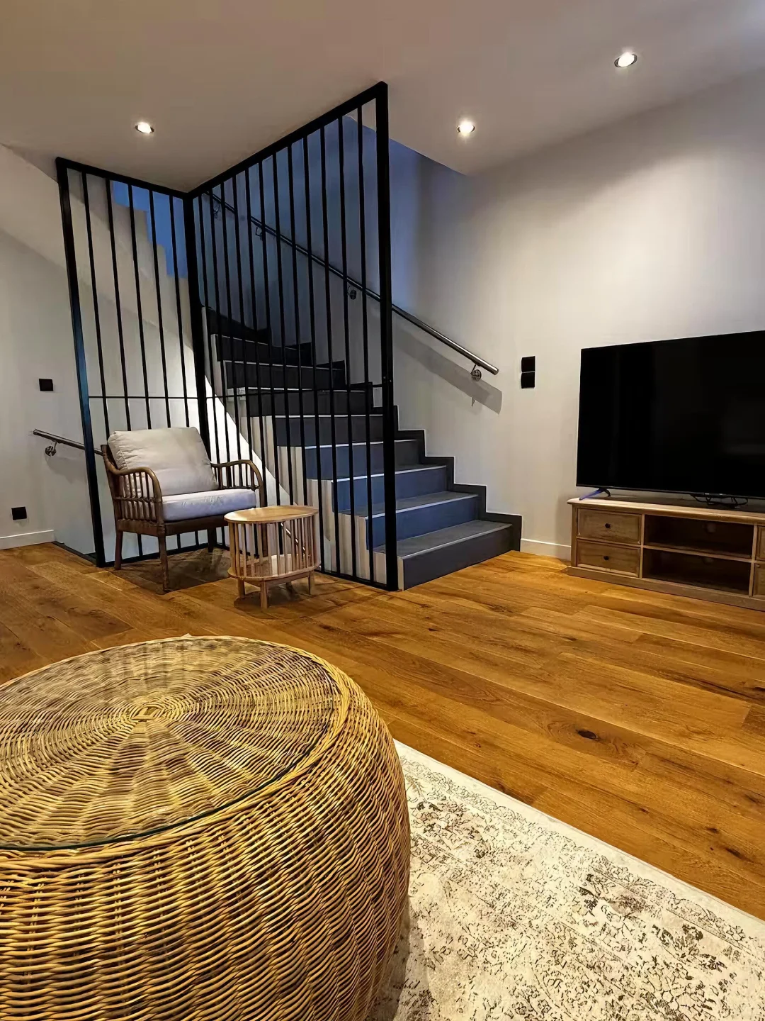 法国人的嘴真严啊💐人少景美的湖畔鲜花小镇