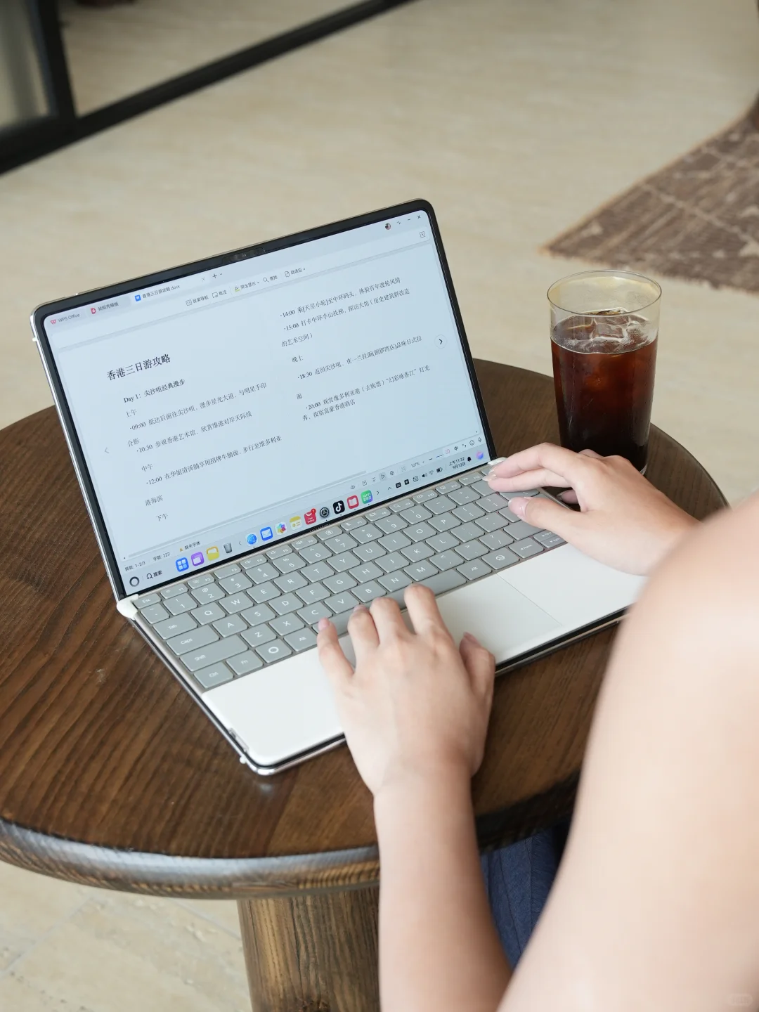 女孩子自己挣钱看世界的意义