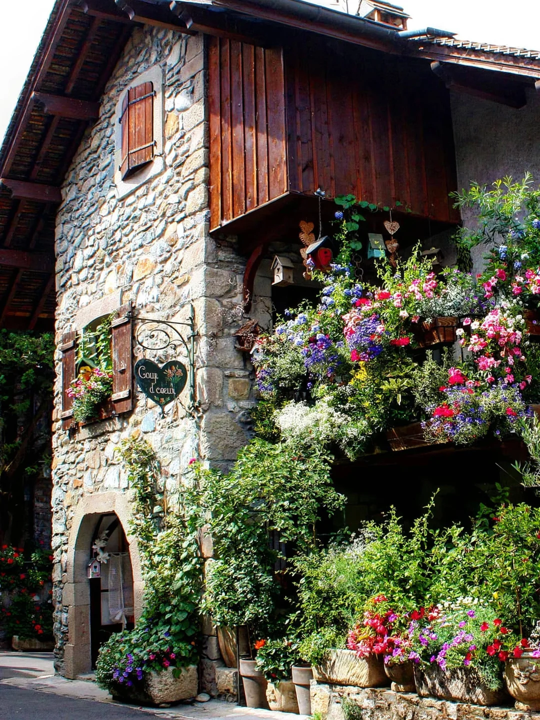 法国人的嘴真严啊💐人少景美的湖畔鲜花小镇