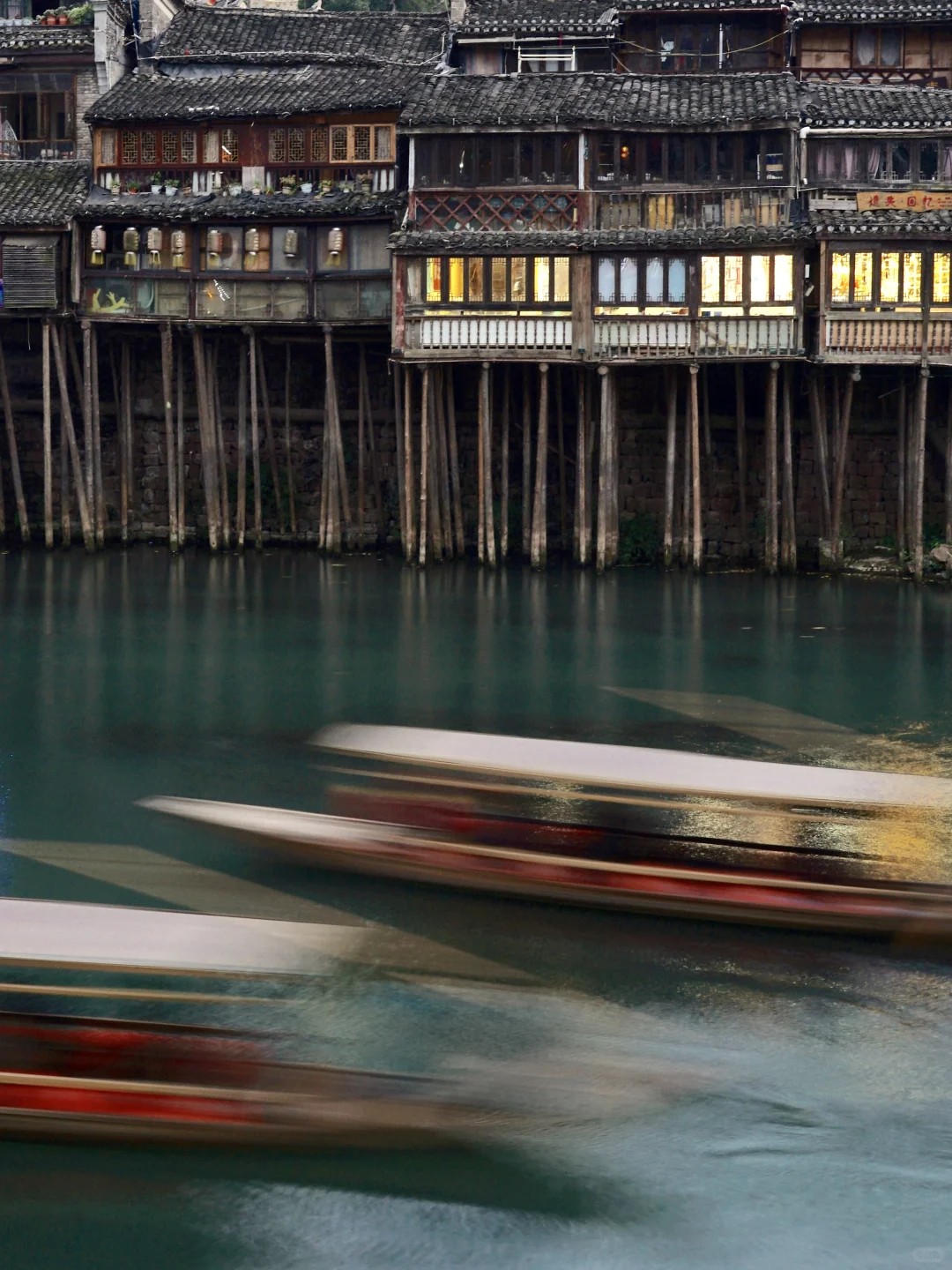 “推荐10个适合国庆反向旅游的冷门小城吧！”