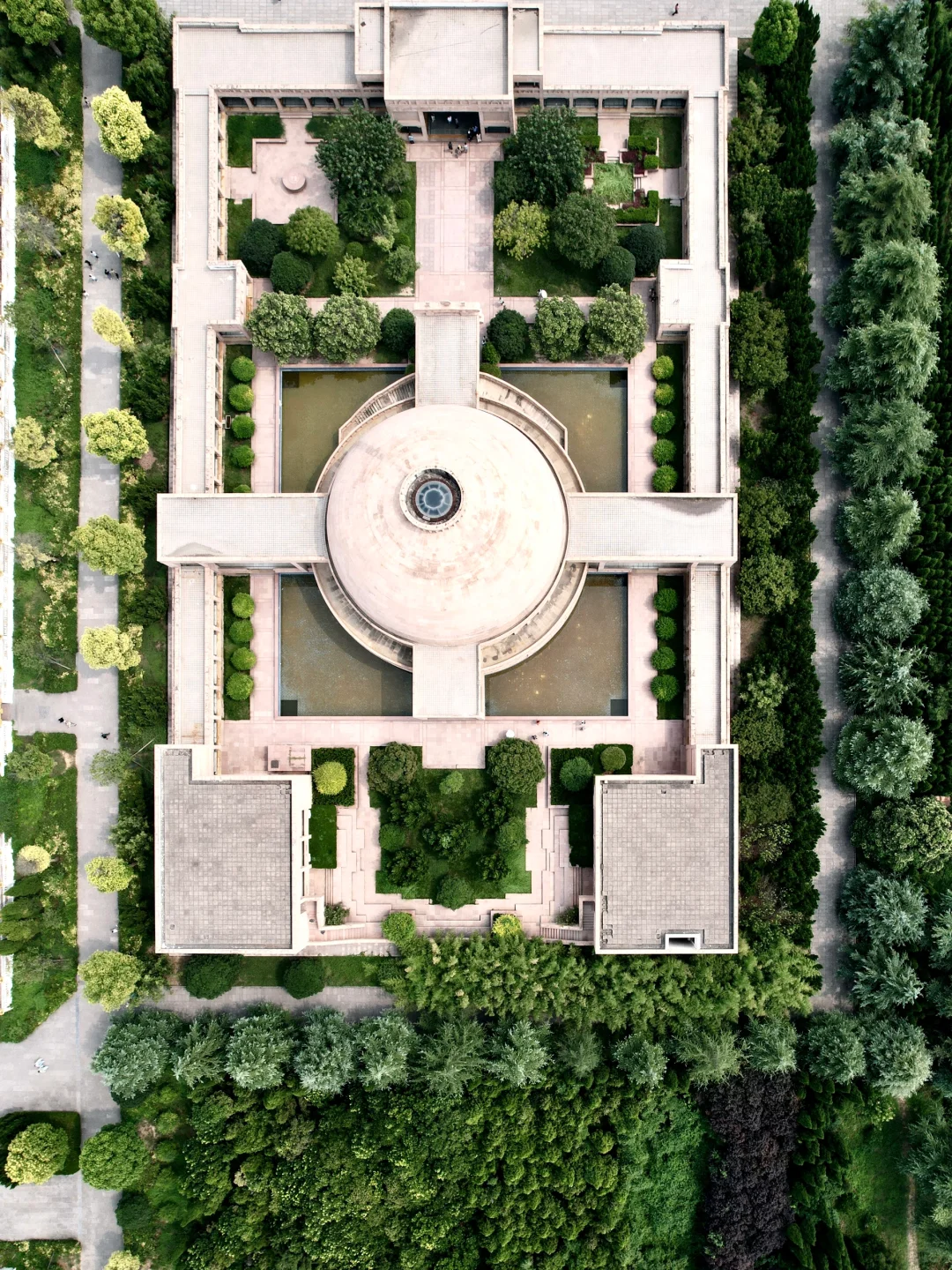 “推荐10个适合国庆反向旅游的冷门小城吧！”