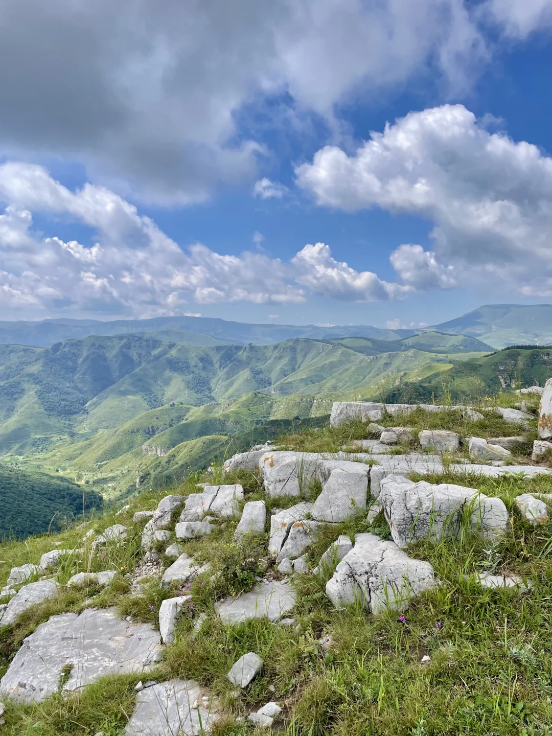 不是阿勒泰去不起，而是河北蔚县更有性价比