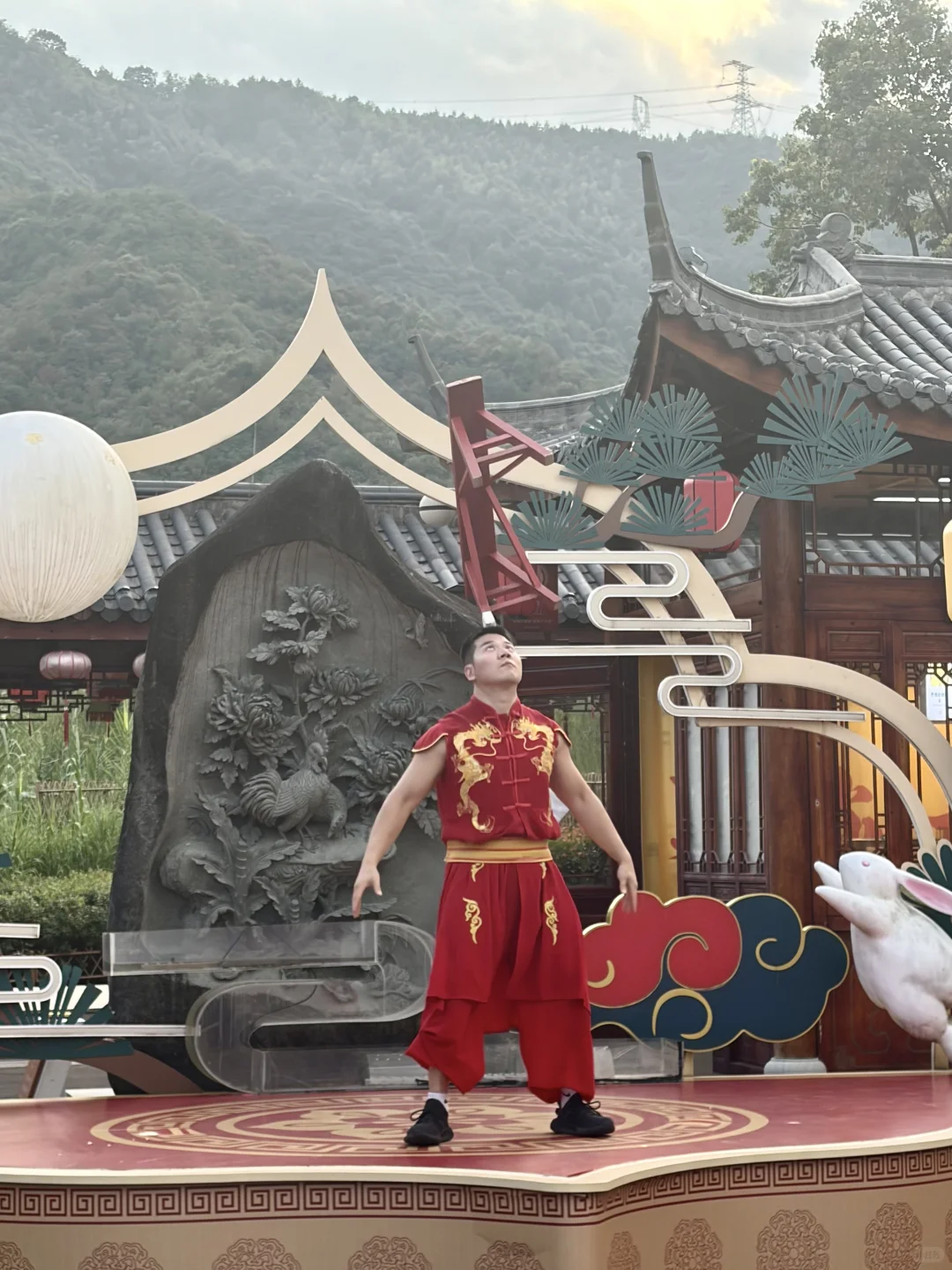 国庆宁海🌟在“财气顶流”上金谷把好运焊身上