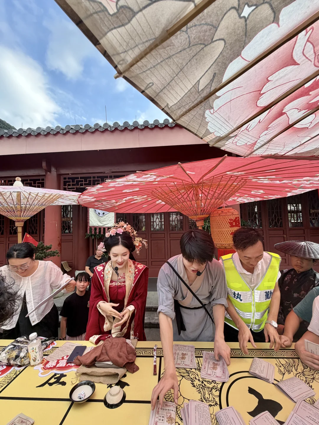 国庆宁海🌟在“财气顶流”上金谷把好运焊身上