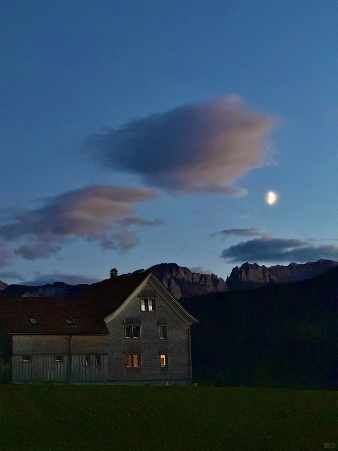 “国庆第一批地球街溜子已抵达瑞士!!”