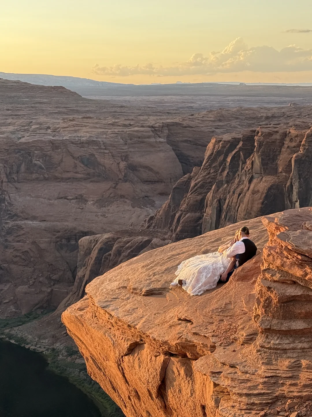 在悬崖上等一场日落🌄