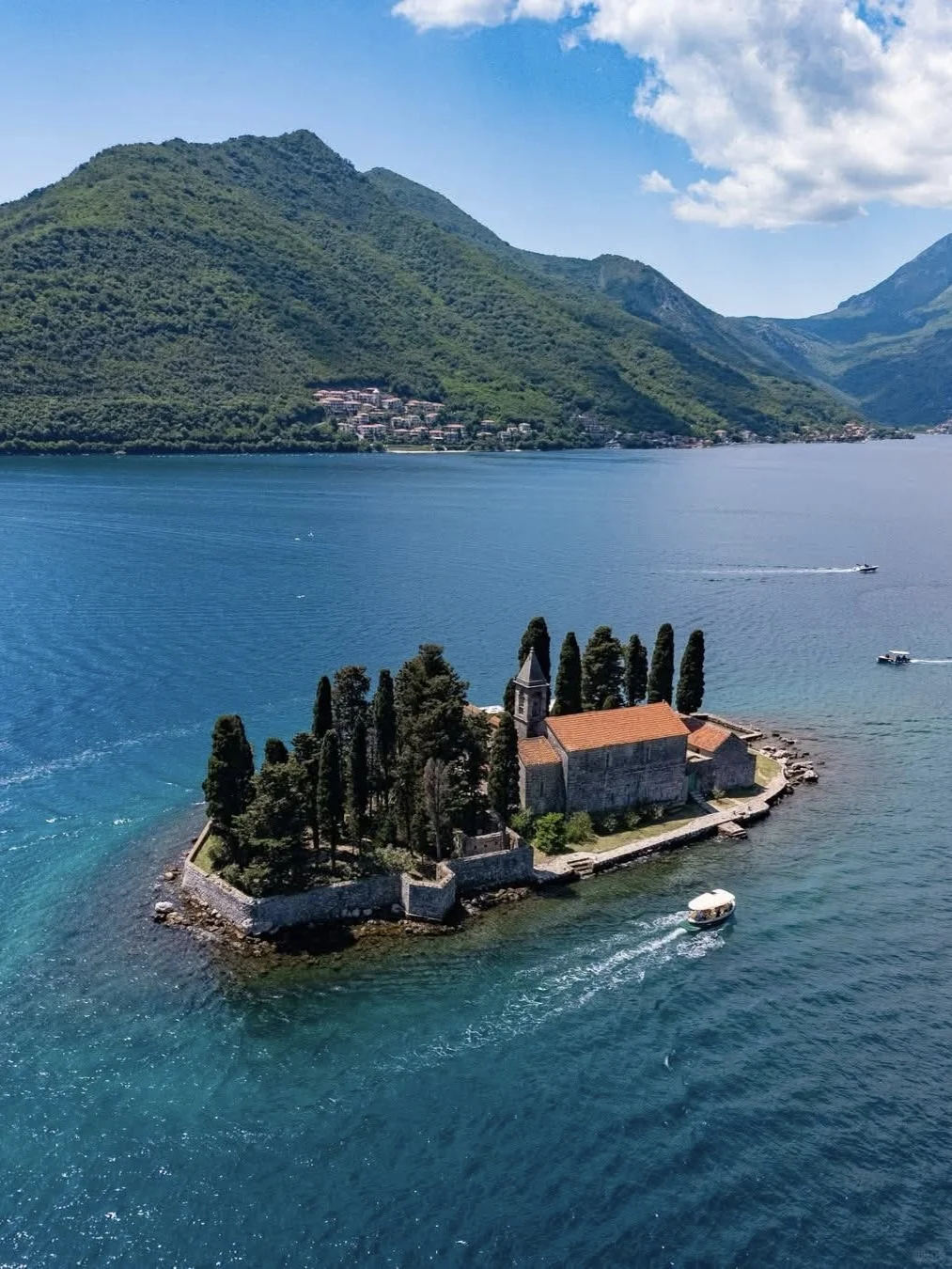 黑山保姆级攻略,免签欧洲小众宝藏旅游地