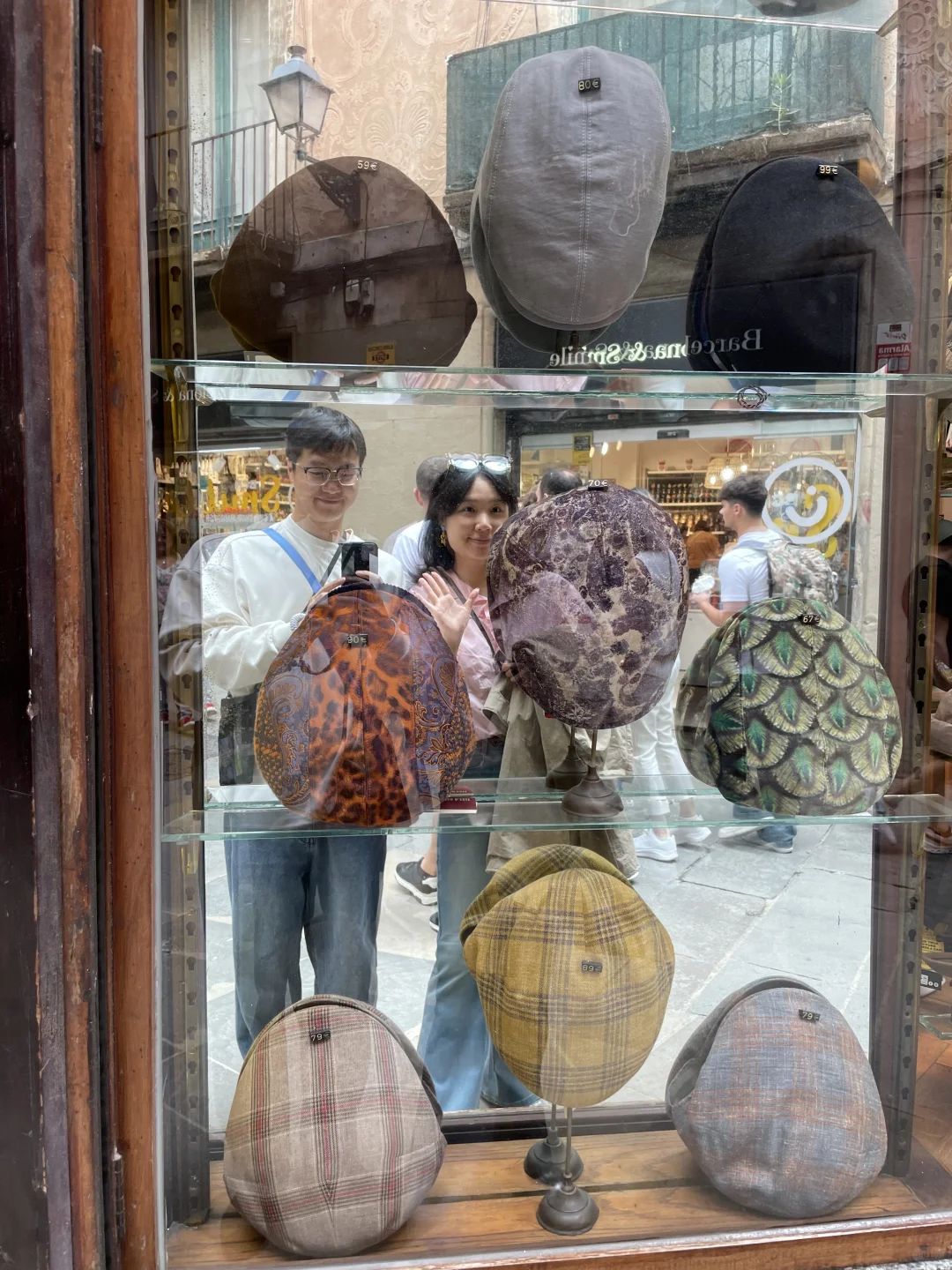 国庆第一批游客已抵达西班牙🇪🇸,好热🫠