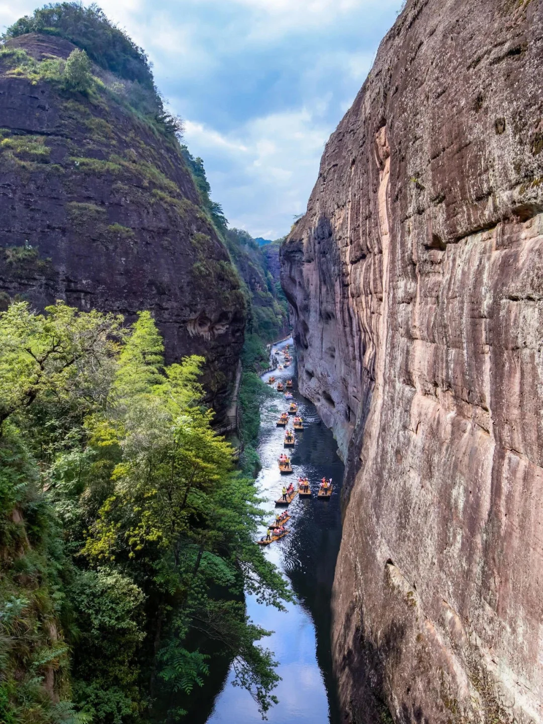 藏在福建的丹霞水秘境！划船入画美到窒息🍃