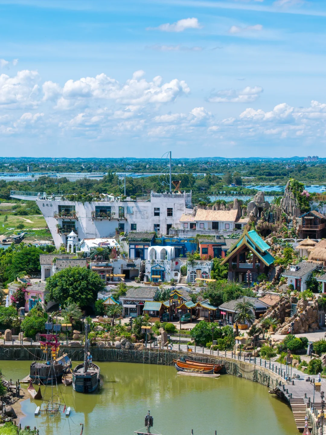 迄今为止,我最喜欢的海边小镇出现了