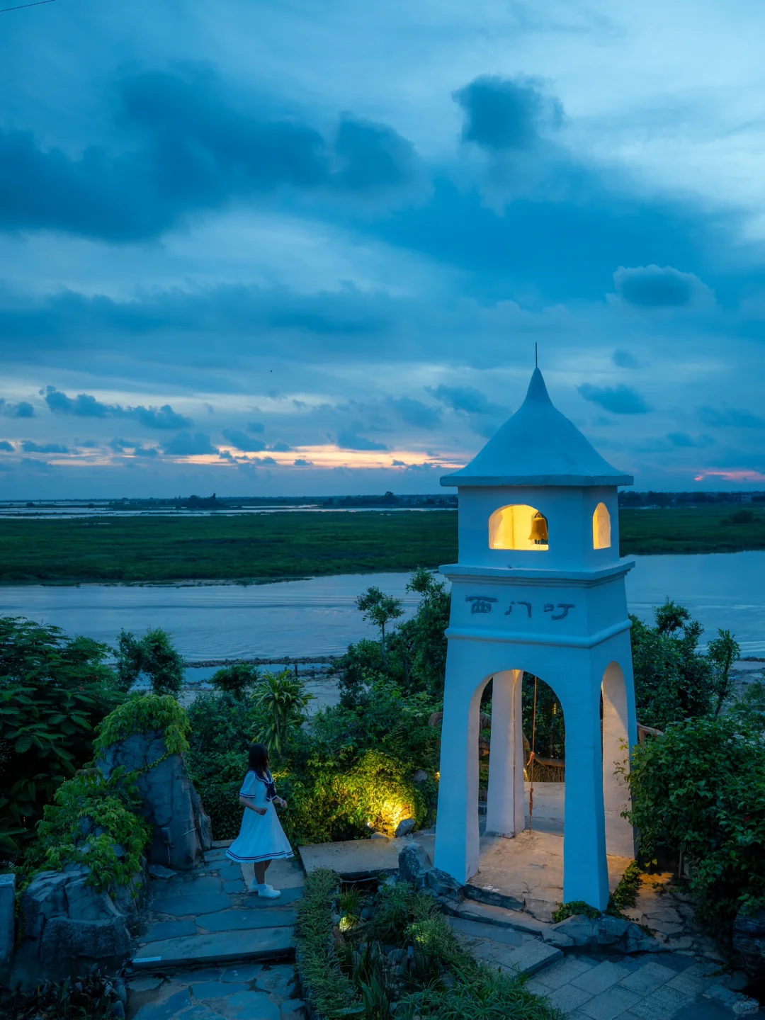 迄今为止,我最喜欢的海边小镇出现了