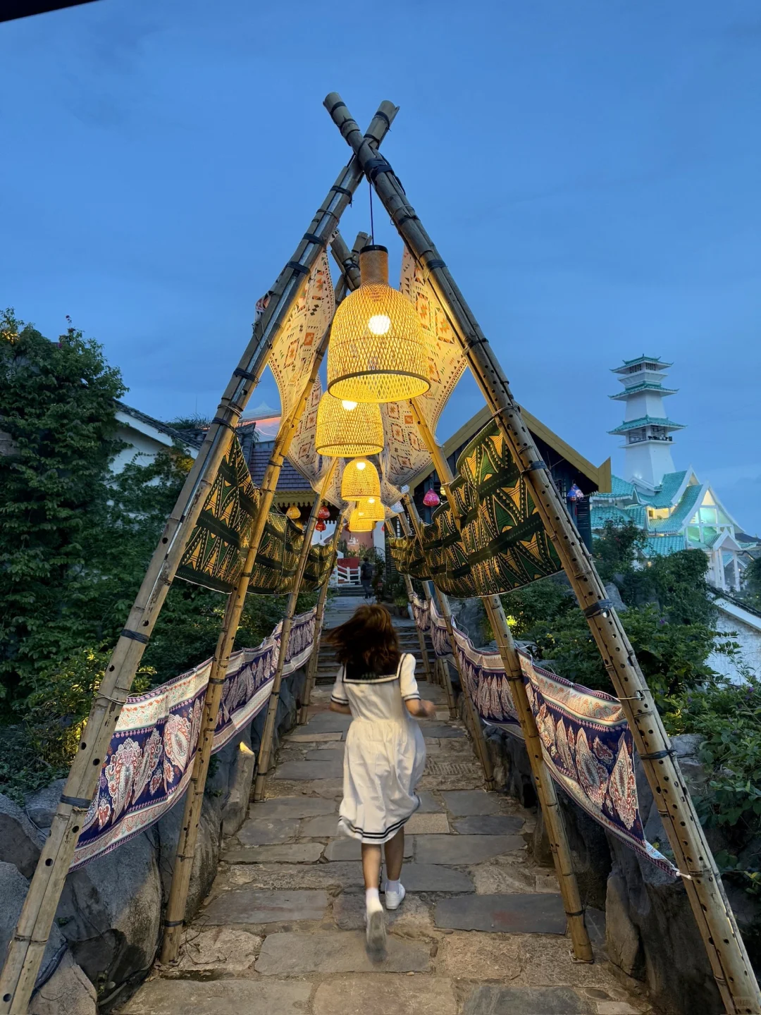 迄今为止,我最喜欢的海边小镇出现了