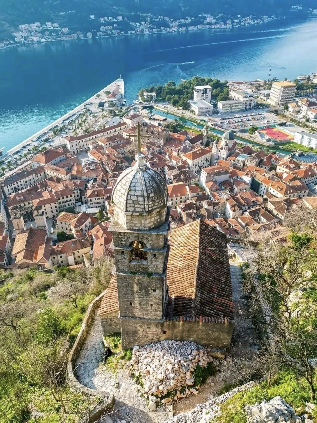 黑山保姆级攻略，免签欧洲小众宝藏旅游地