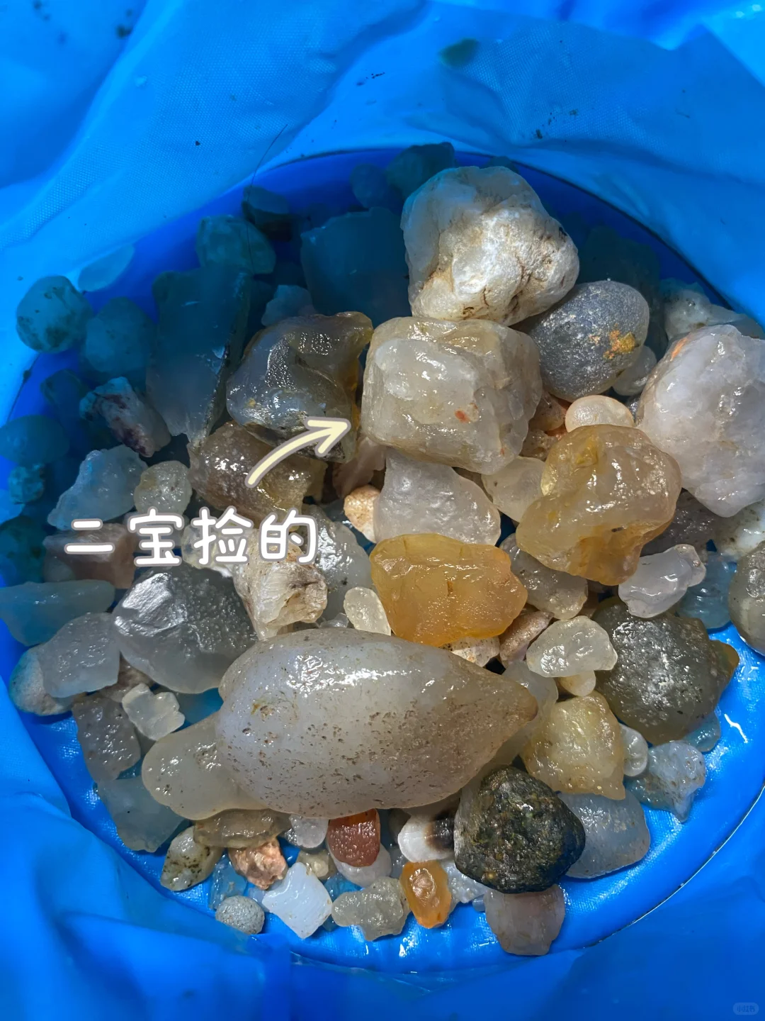 灰泉子村捡玛瑙，整片河滩都是亮晶晶✨宝石！
