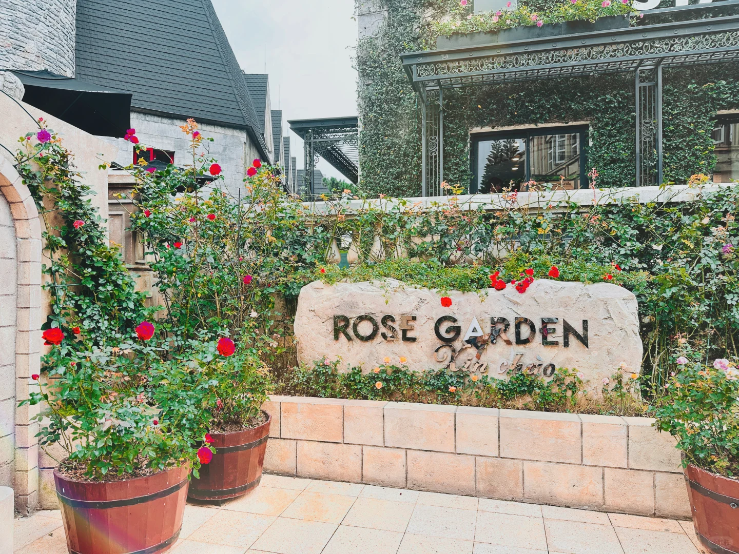 越南·岘港·巴拿山｜坐最长缆车，逛巨手托金桥